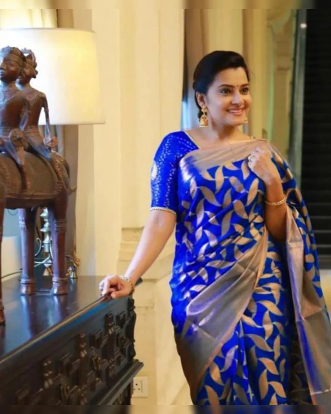 Exquisite Soft Lichi Silk Saree: Rich Pallu & Jacquard Ensemble 🌸✨