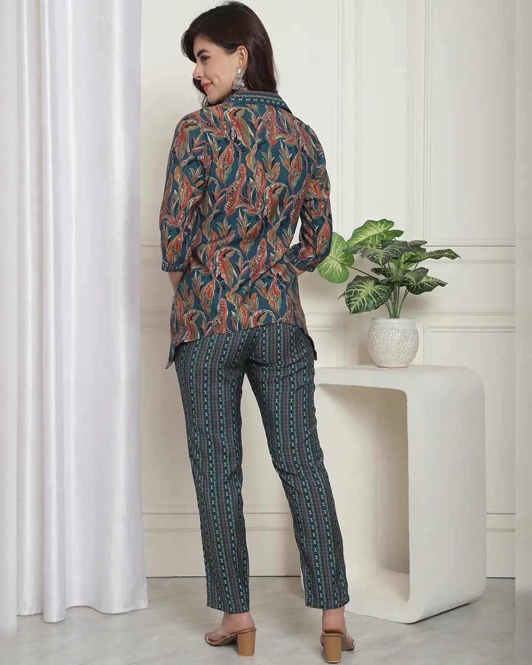 Green Floral Chanderi Silk Co-ord Set: Tunic & Trousers alternate view