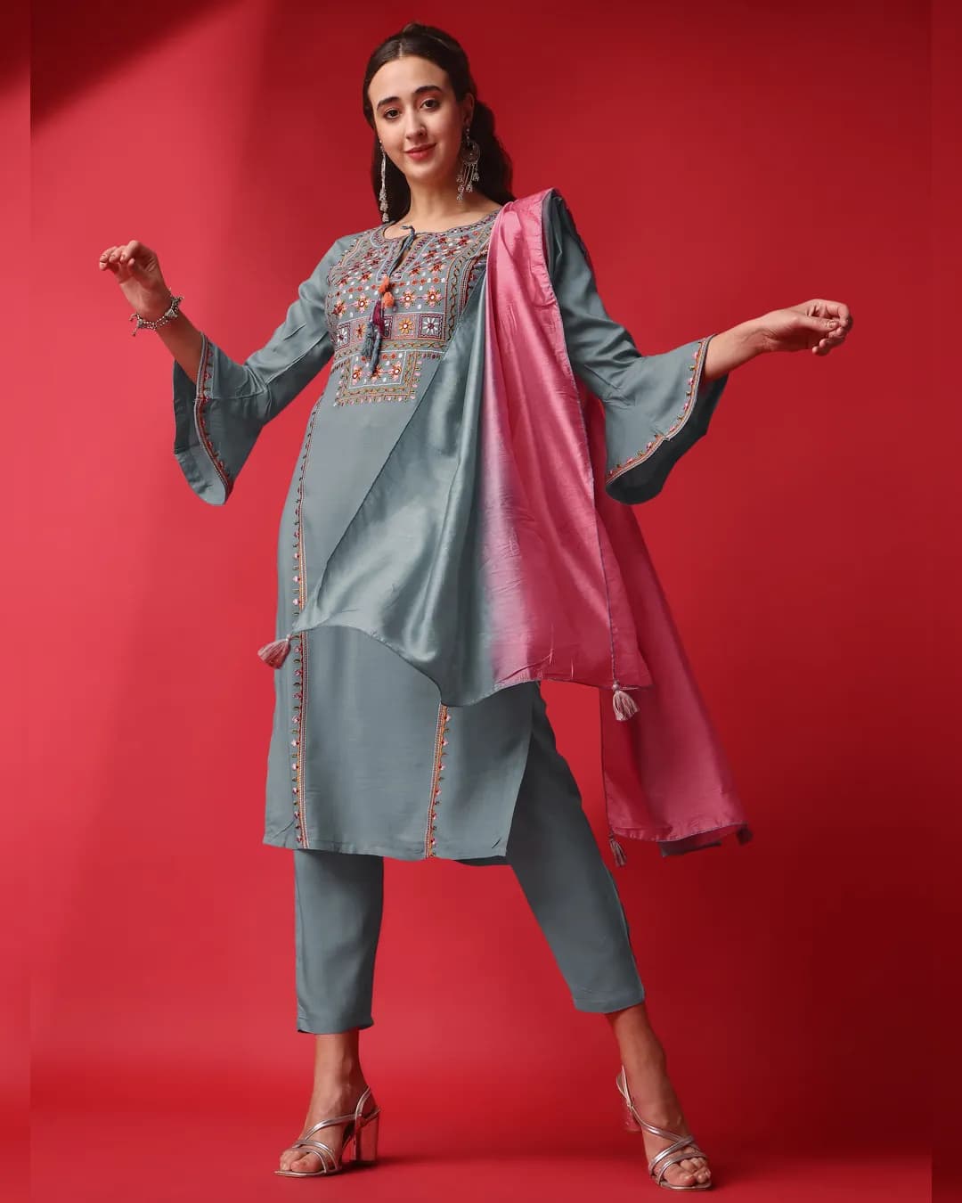 Elegant Ensemble: Embroidered Viscose Rayon Slub Kurta, Pant, and Dupatta Set