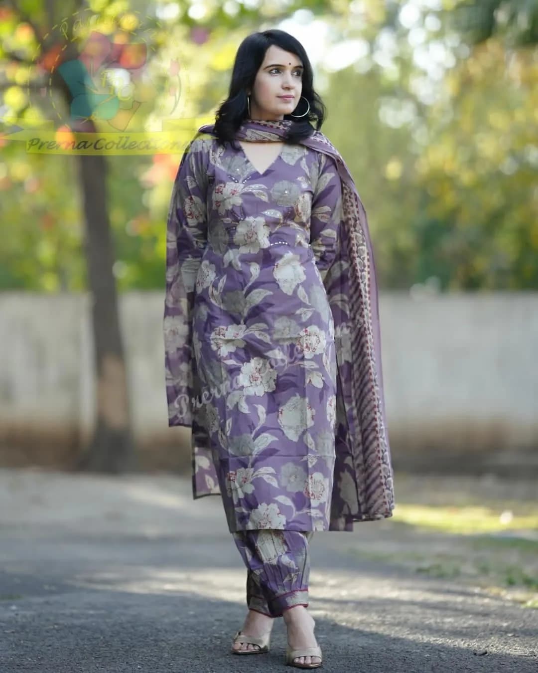 Dreamy Movie Set Elegance : Sanganeri Block Print Kurta Set alternate view