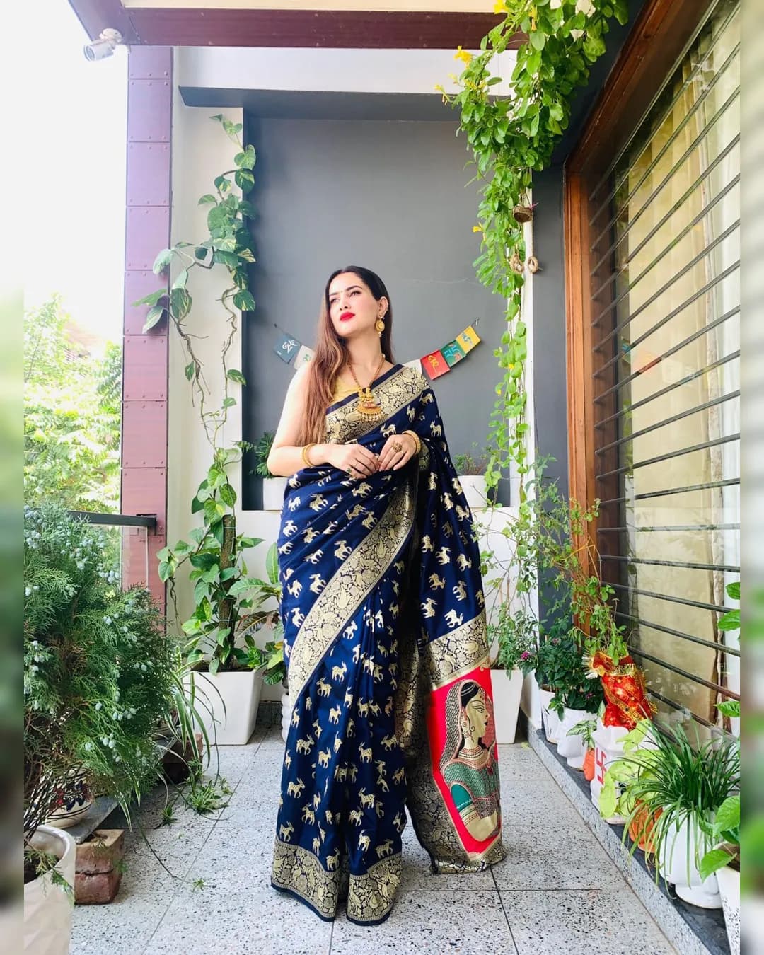 Luxurious Two Tone Saree with Pure Zari Golden Weaving