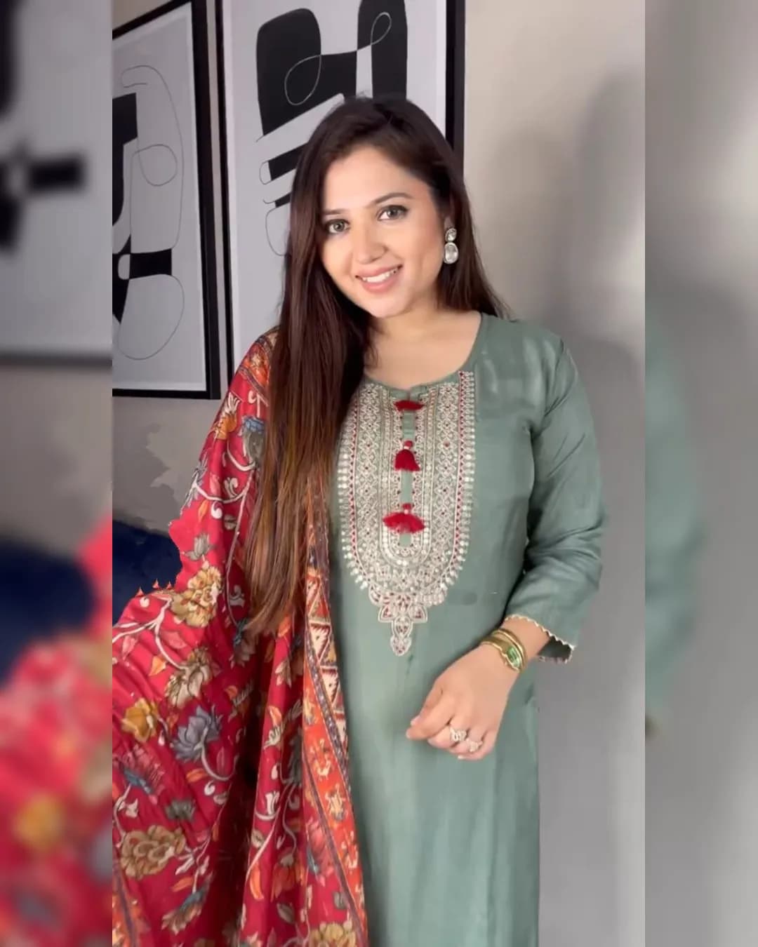 Beautiful Kurti with Pant and Kota Doria Dupatta alternate view