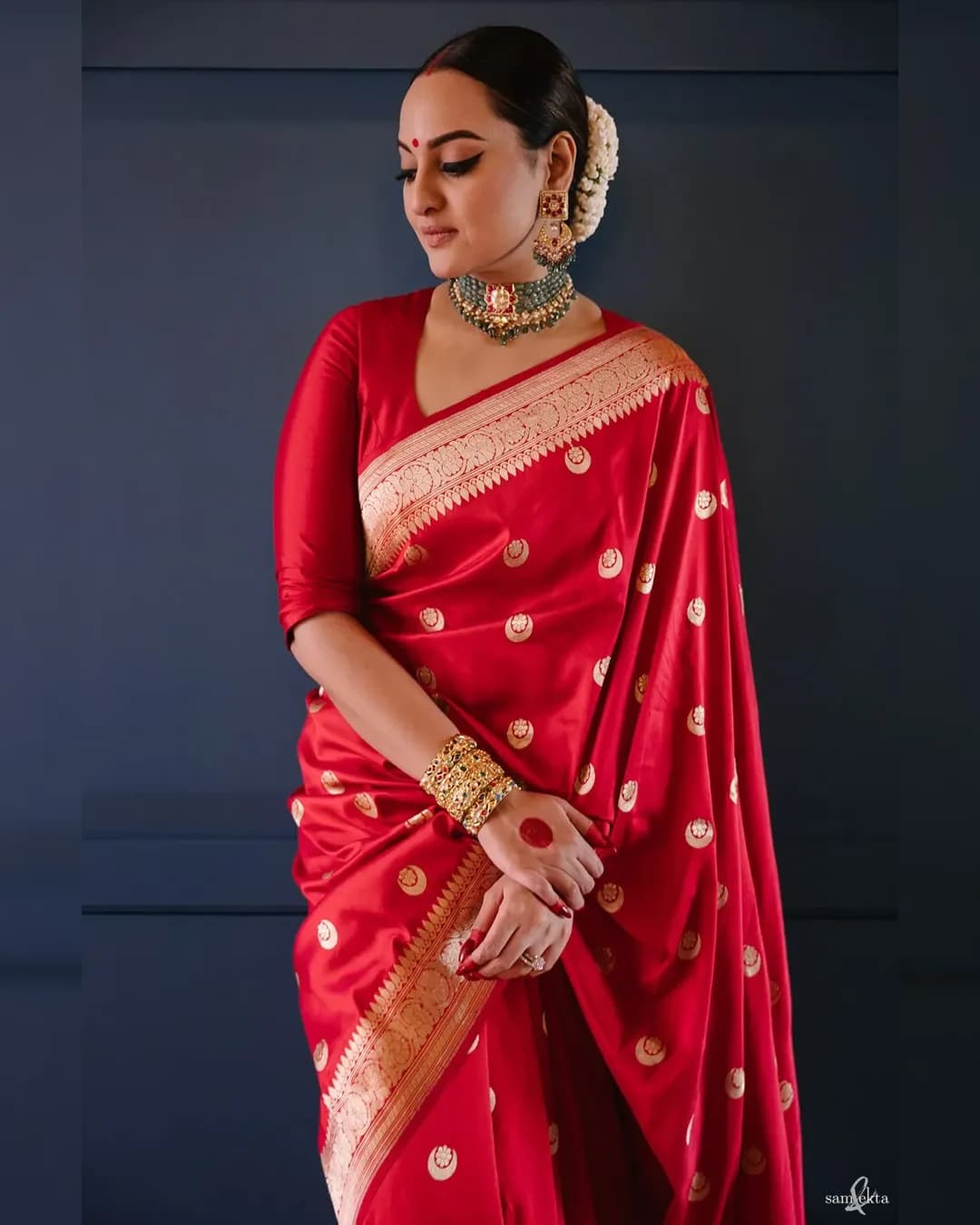 Trending Soft Silk Saree with Gold Zari Design alternate view