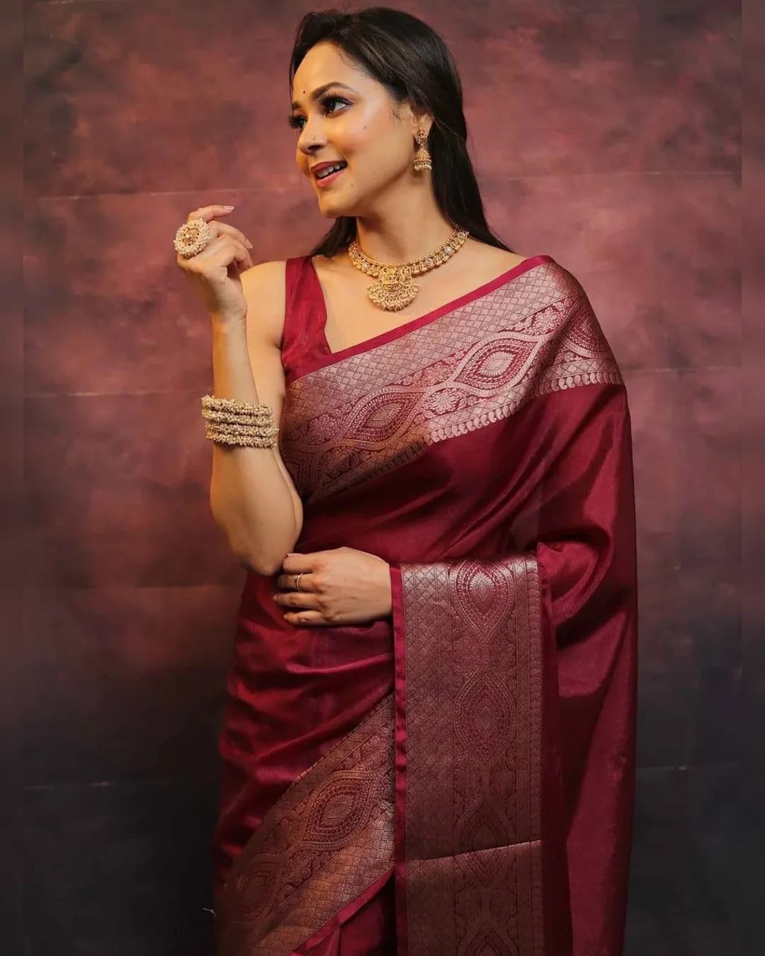 Organic Banarasi Lichi Silk Sarees for Weddings alternate view