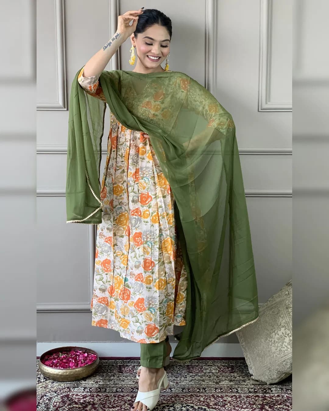 Women Viscose Rayon Kurta With Pant And Dupatta Set