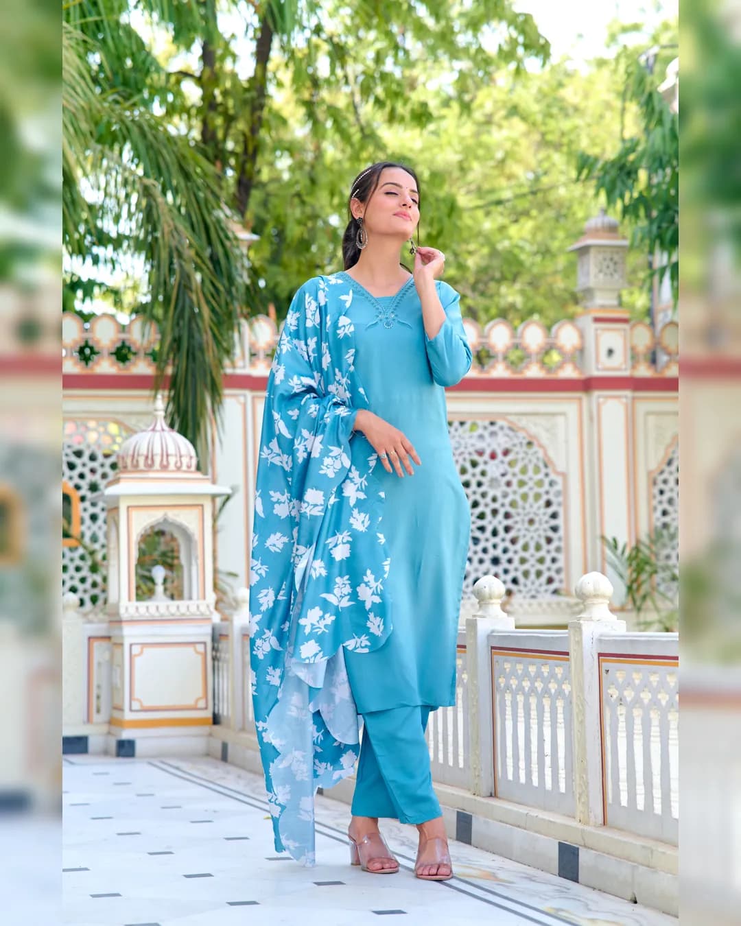 Women Viscose Kurta With Pant And Digital Print Dupatta Set alternate view
