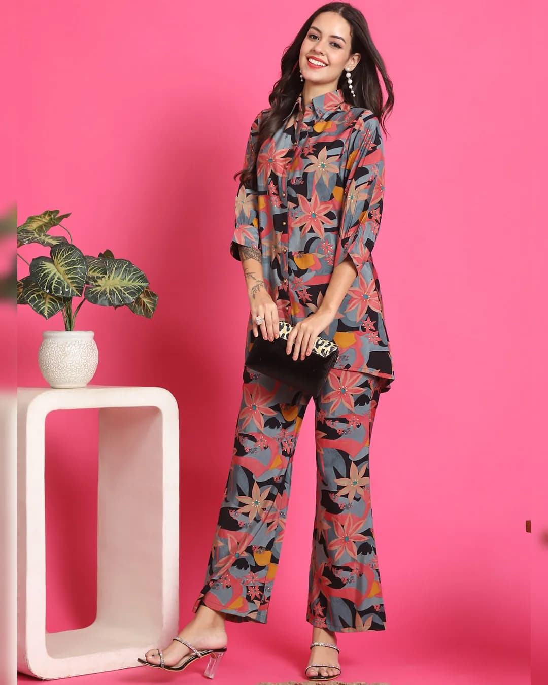 Black Color Floral Printed Chanderi Premium Co-Ords Set alternate view