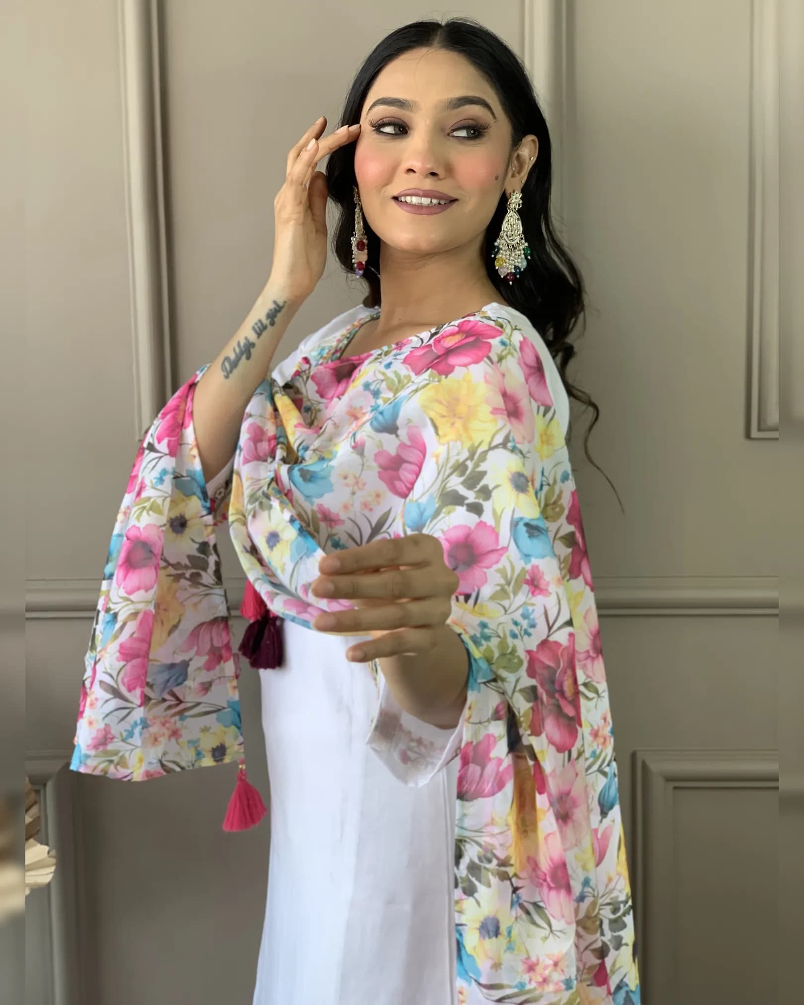 Women's White Chanderi Embroidered Kurta Set with Pant & Printed Organza Dupatta alternate view