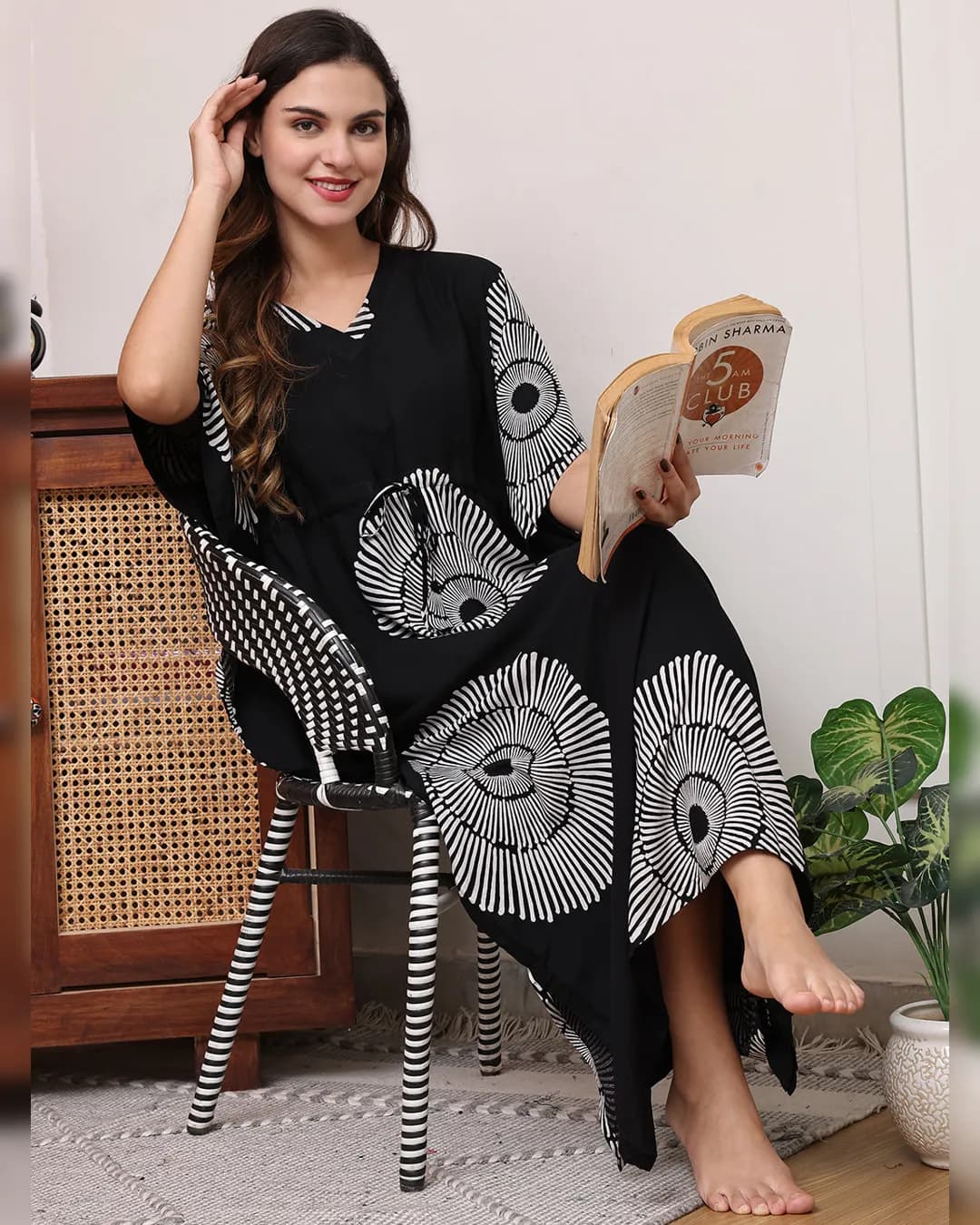 Black Abstract Printed Viscose Rayon Maxi Kaftan alternate view