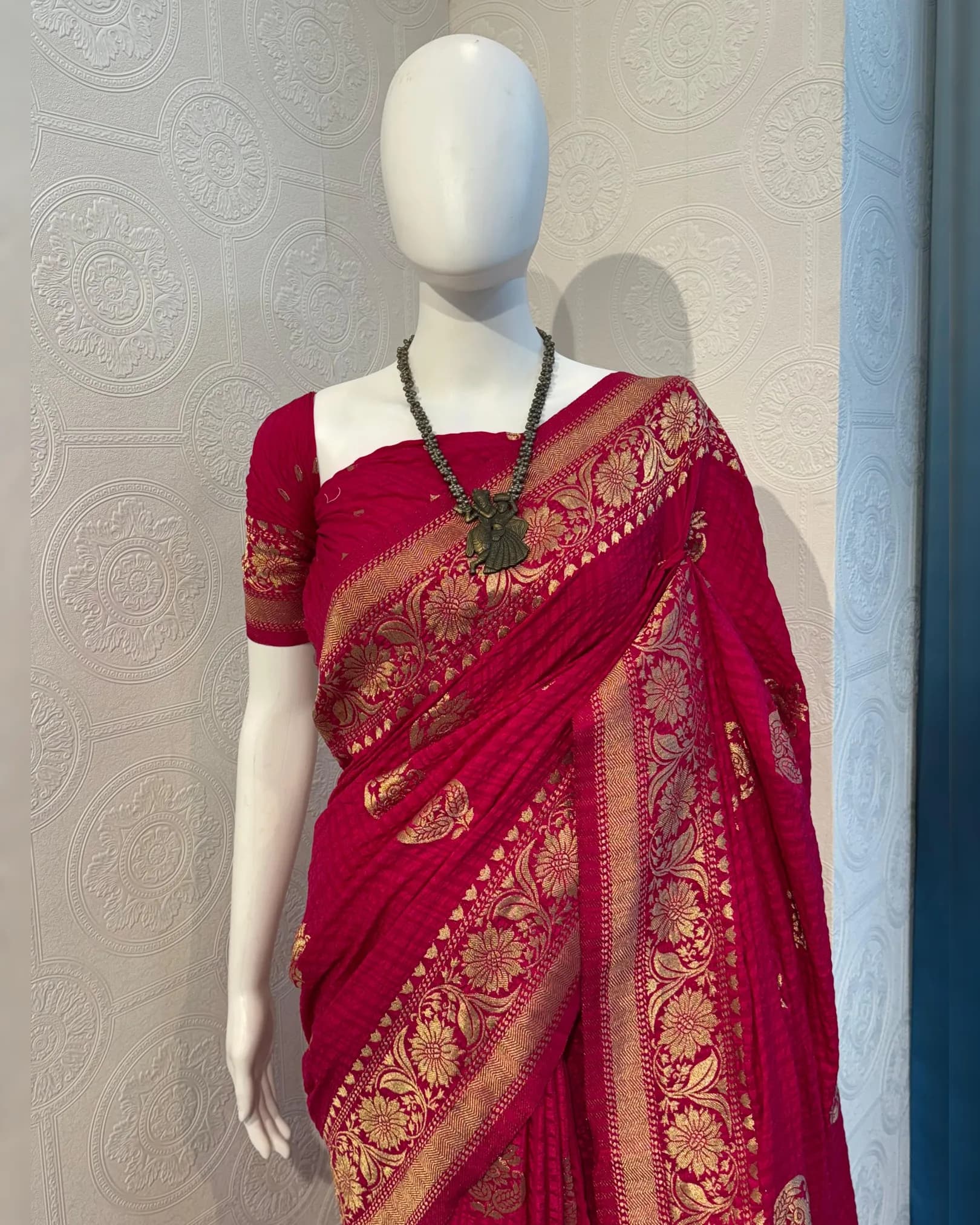 Pure Banarasi Soft Chiffon Georgette Saree with Zari Weaving Pallu & Matching Blouse alternate view