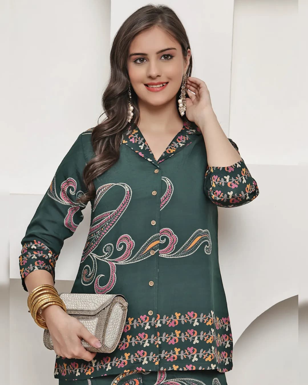 Green Abstract Printed Premium Chanderi Co-Ord Set alternate view