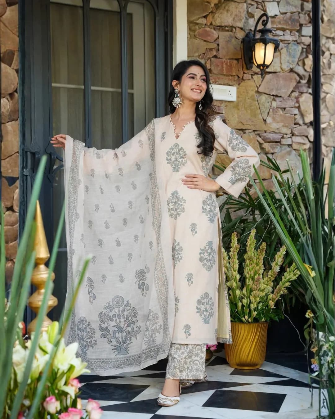 Heavy Muslin Digital Printed Kurti Pant Dupatta Set – Straight Style Casual Wear