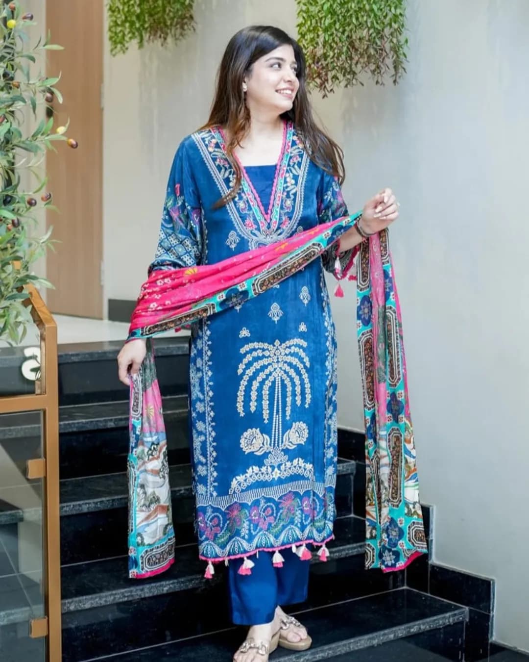 Premium Muslin Kurti Pant Dupatta Set with Handwork Neck – Elegant Festive Wear