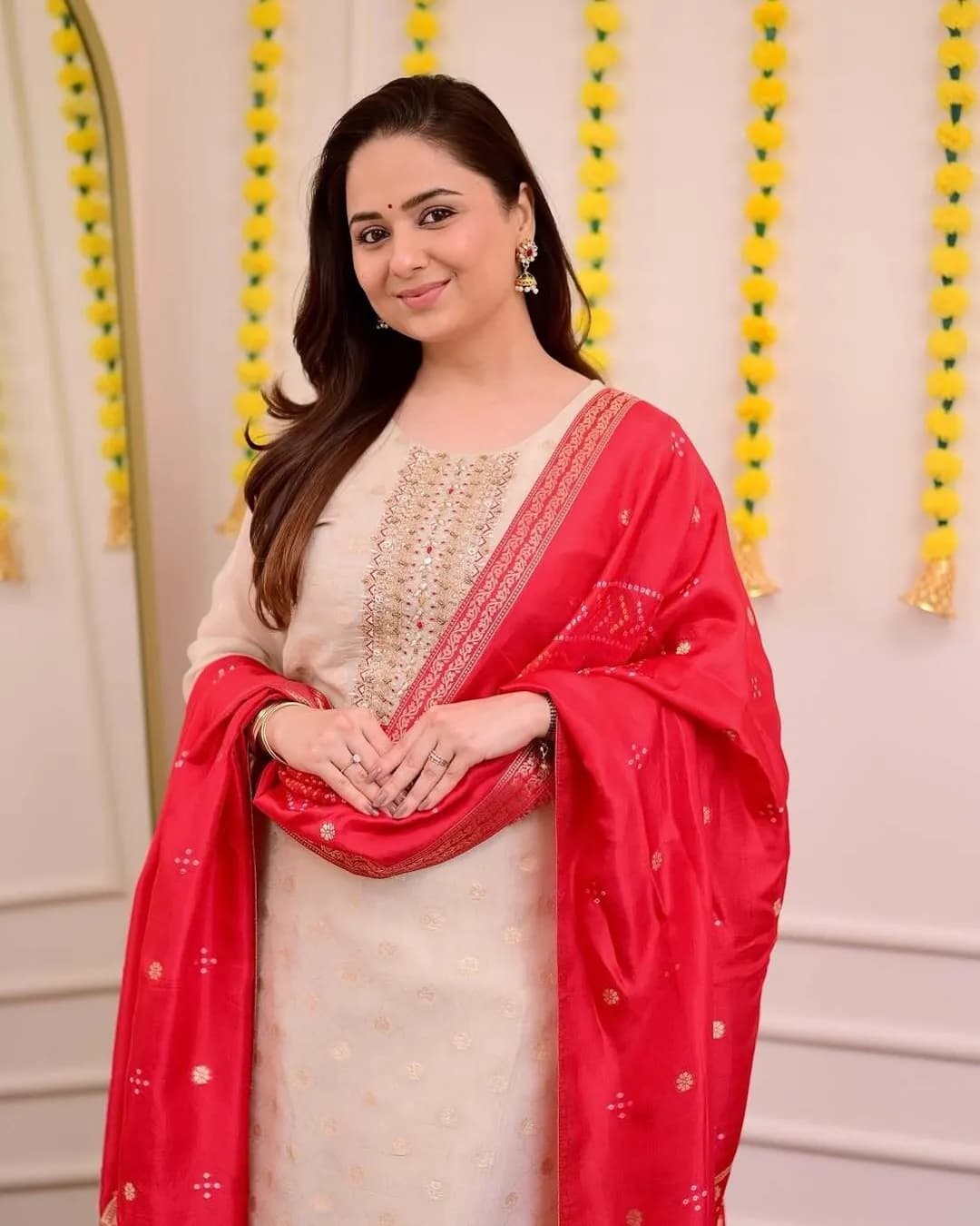 Madhavi Luxury Jacquard Silk Suit Set with Embroidery & Dupatta alternate view