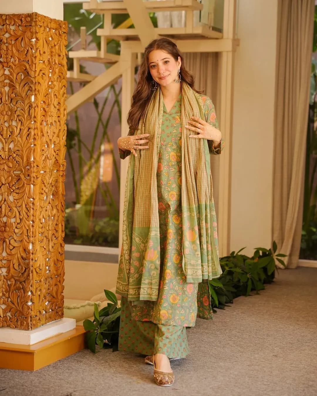 Cambric Cotton Straight Printed Kurti Set with Bottom & Dupatta alternate view