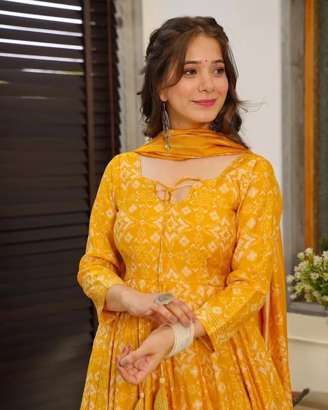 Pure Muslin Digital Printed Kurti Set with Bottom & Dupatta alternate view