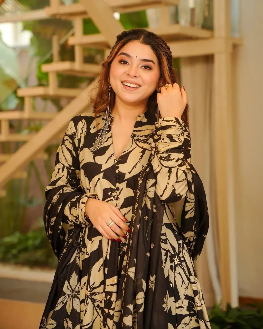 Muslin Digital Printed Kurti Set with Bottom & Dupatta alternate view