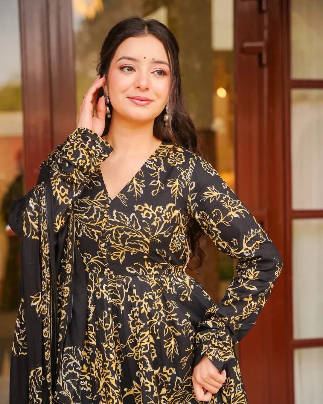 Muslin Digital Printed Kurti Set with Bottom & Dupatta alternate view