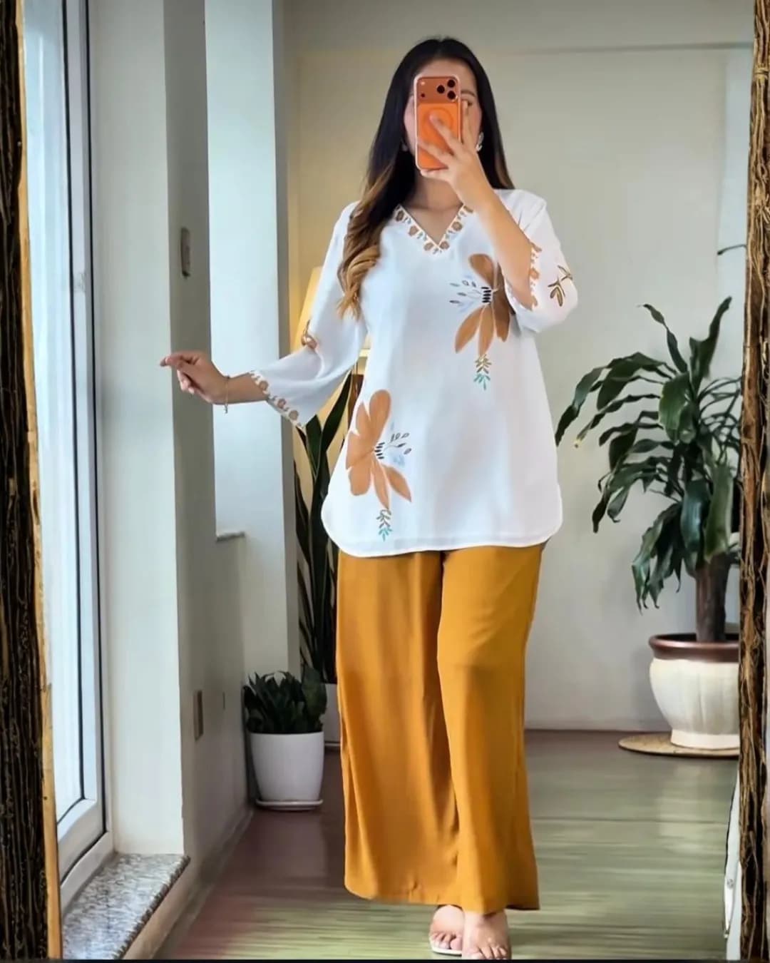 Women's Premium Mul Cotton Digital Floral Printed Kurta Pant Co-Ord Set alternate view