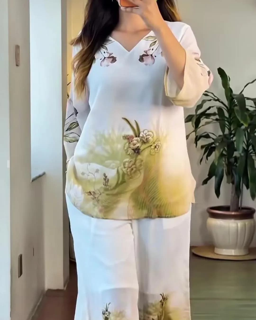 Women's Premium Mul Cotton Digital Floral Printed Kurta Pant Co-Ord Set alternate view