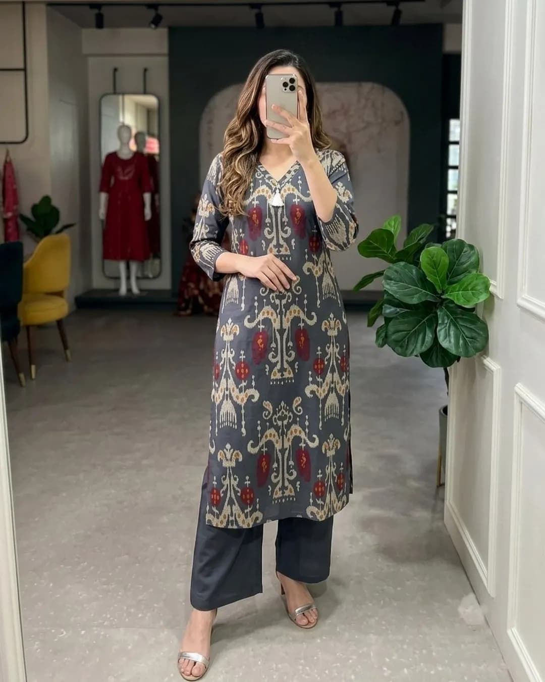 Women's Premium Cotton Co-Ord Set with V-Neck & Side Pocket alternate view