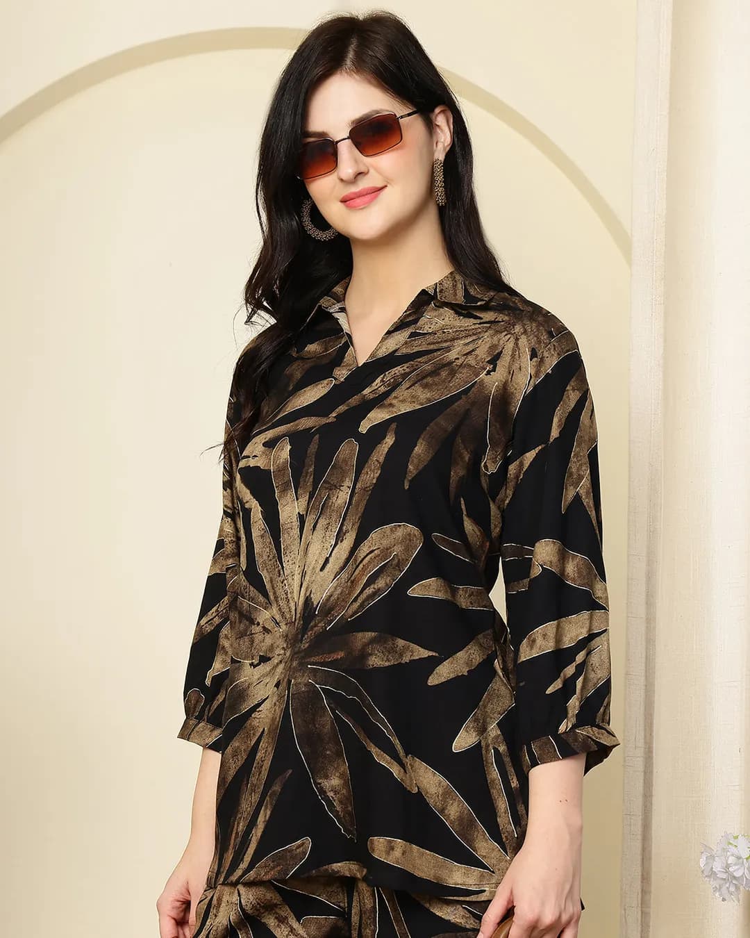 Women's Black Floral Printed Chanderi Silk Co-Ord Set alternate view